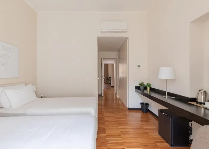 Hotel Opera Dreams
